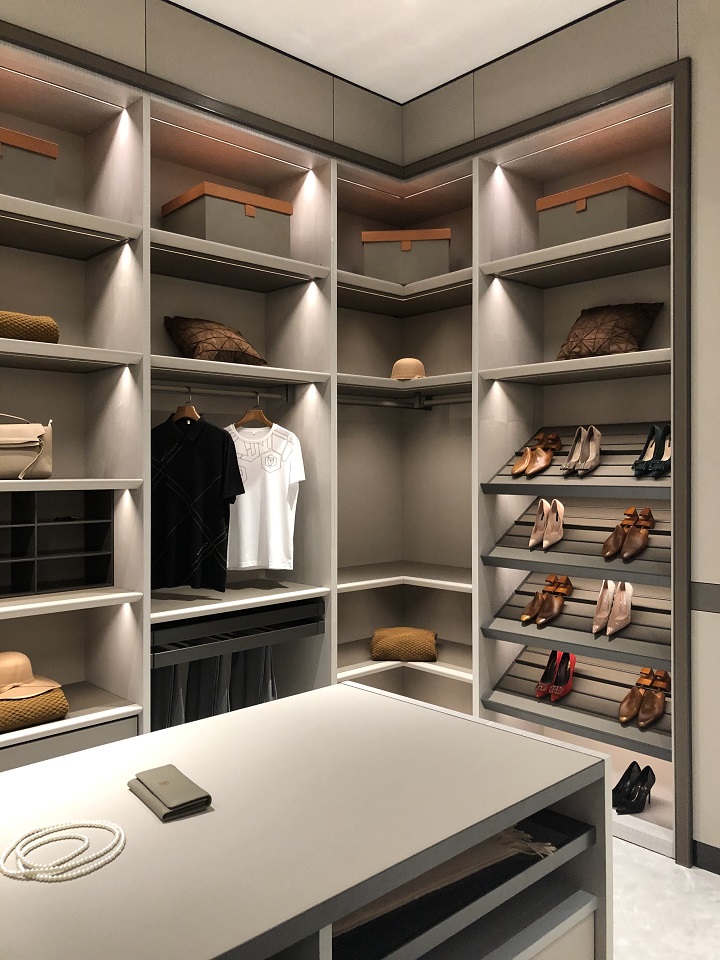 實(shí)木衣帽間圖片